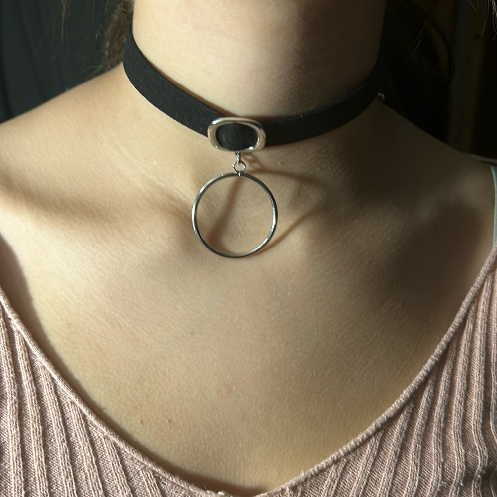 Chocker necklace